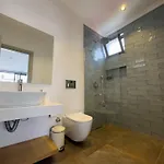Hotel Nakas *