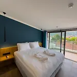 Nakas *
