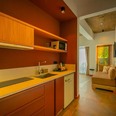 Nakas Hotell *