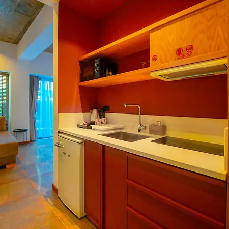 Nakas Hotell *