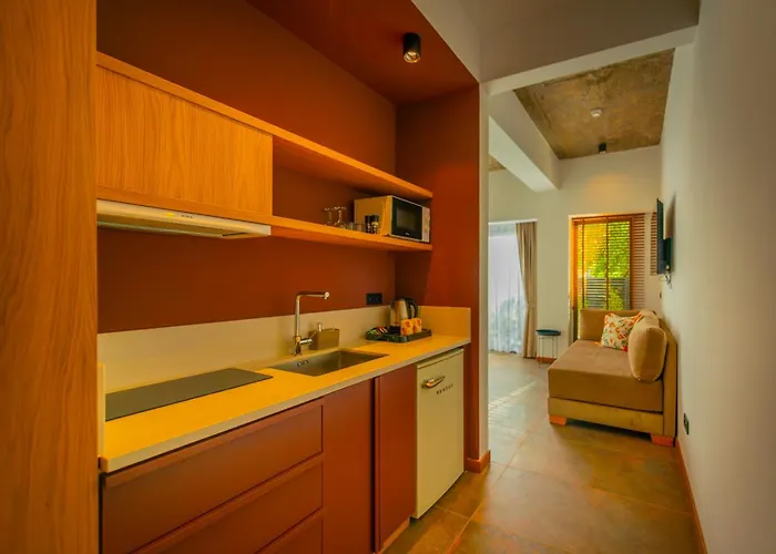 Nakas Otel *